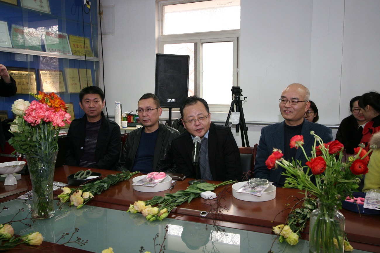 電勘院舉辦慶祝三八國際勞動婦女節活動 ——“美麗心情、舒適生活”藝術插花